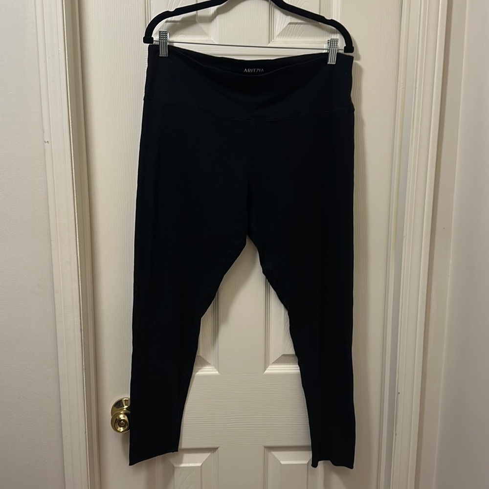 Aritzia Black Leggings